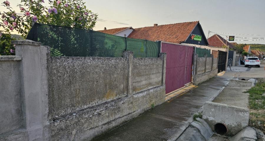 Teren de 1186 mp, în Ineu
