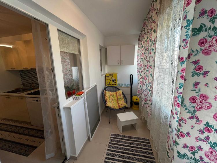 Apartament cu 2 camere semidecomandat în Valea Adâncă