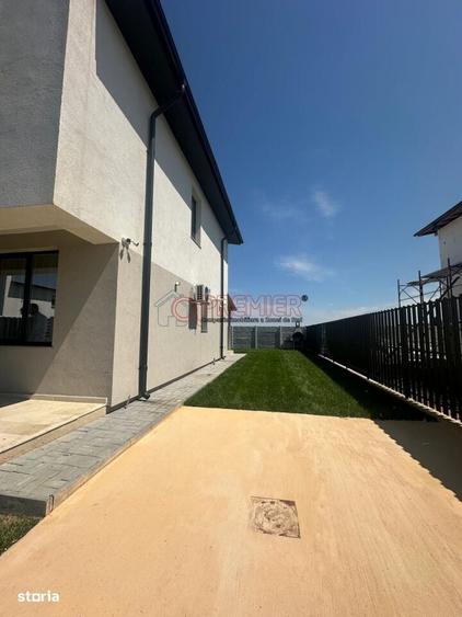 Casă cu 4 camere în Vidra
