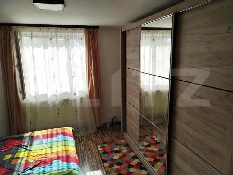 Casă individuală cu 7 camere cu Garaj în Ulmi