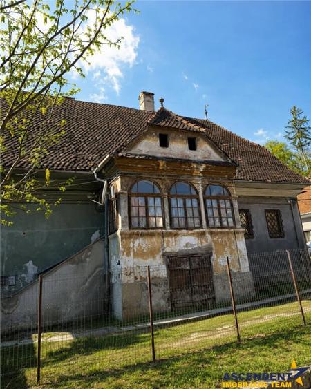 Casă cu 3 camere cu Teren 185 Mp în Centrul Istoric
