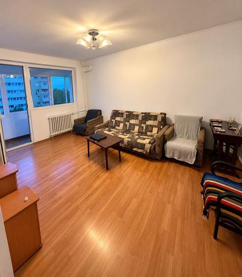 Apartament cu 3 camere decomandat în Pantelimon