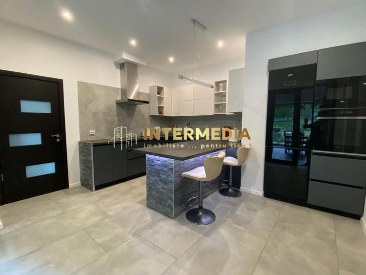 Casă individuală cu 6 camere cu Teren 1620 Mp în Cetate