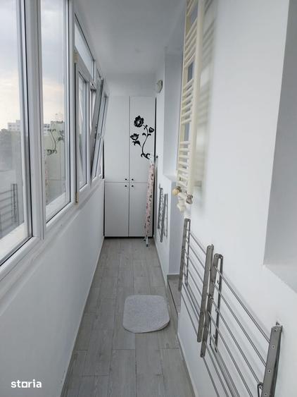 Apartament cu 3 camere decomandat în Drumul Taberei