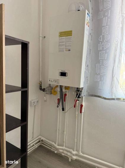 De vanzare garsoniera, mobilata ?i utilata, etajul 3. Pret: 24.000euro - 1