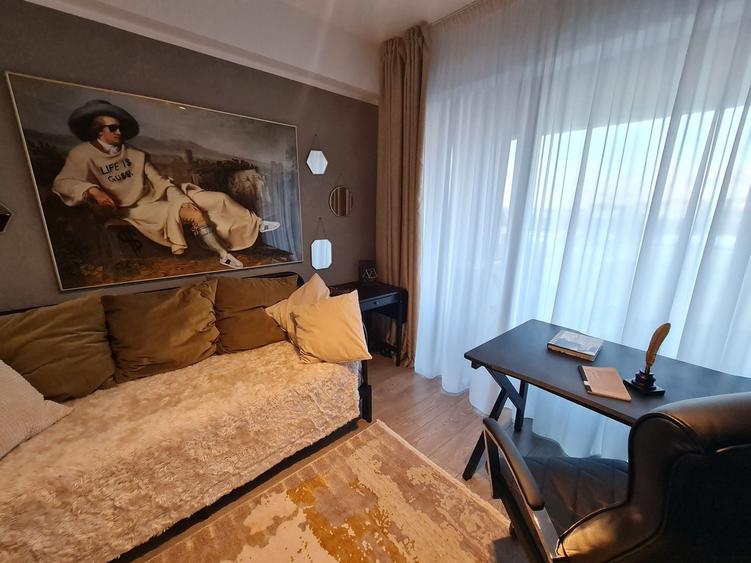 Apartament cu 3 camere decomandat în Aviației