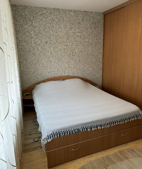 Apartament cu 3 camere decomandat în Micro 20