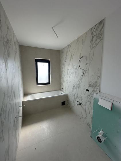 Duplex cu 4 camere cu Canalizare în Exterior Nord