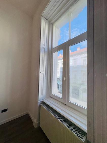 Apartament cu 3 camere semidecomandat în Ultracentral