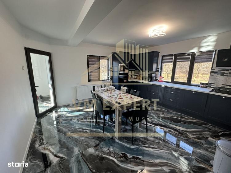 Casă cu 4 camere cu Teren 2078 Mp în Câmpulung Muscel