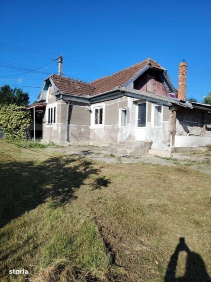 Casă cu 2 camere în Ceanu Mare