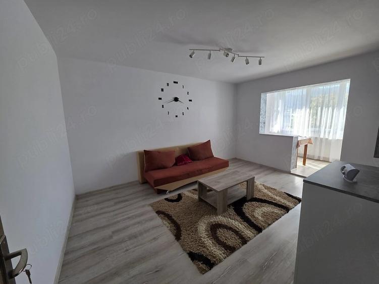 Apartament cu 3 camere decomandat în Ștefan cel Mare