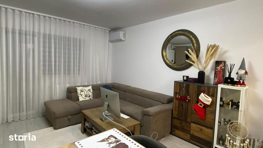 Apartament cu 3 camere semidecomandat în Lazaret