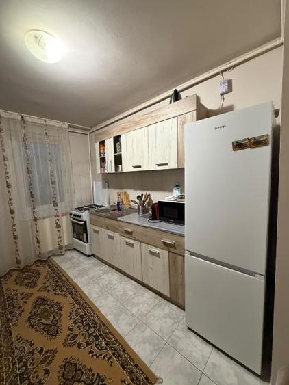 Apartament cu 2 camere decomandat în Tractorul