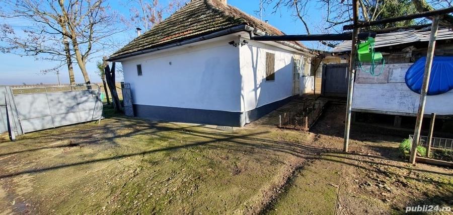Casă cu 4 camere cu Teren 1600 Mp în Orțișoara