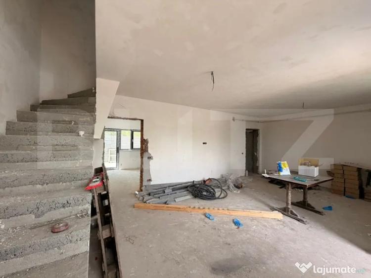 Apartament cu 4 camere decomandat în Central