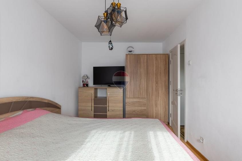 Apartament cu 2 camere semidecomandat, mobilat în Micălaca