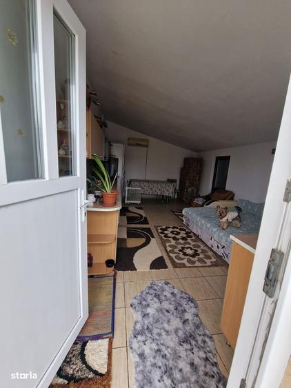 Casă cu 3 camere în Crețești