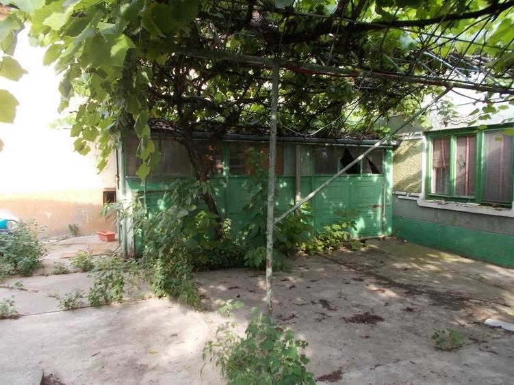 Casă individuală cu 7 camere cu Canalizare în Becicherecu Mic