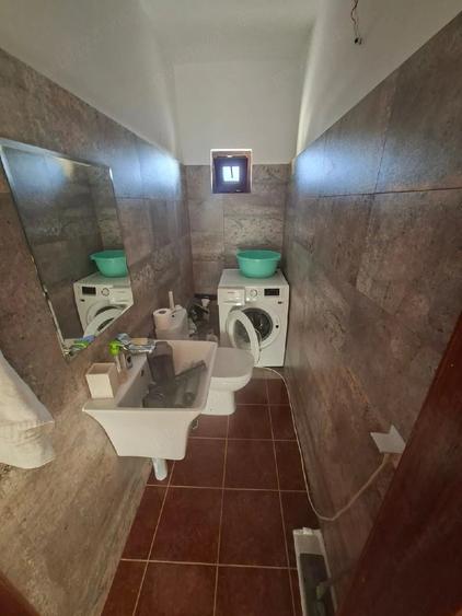 Apartament cu 3 camere decomandat în Est