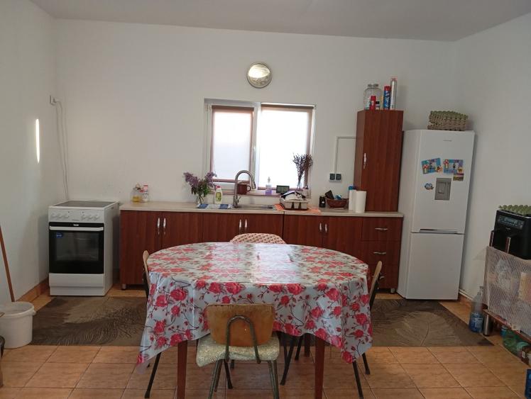 Casă individuală cu 4 camere cu Teren 6200 Mp în Moara Mocanului