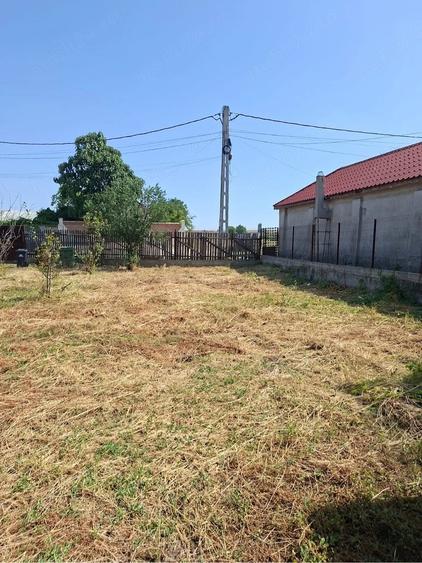 Casă cu 2 camere cu Teren 766 Mp în Poroschia