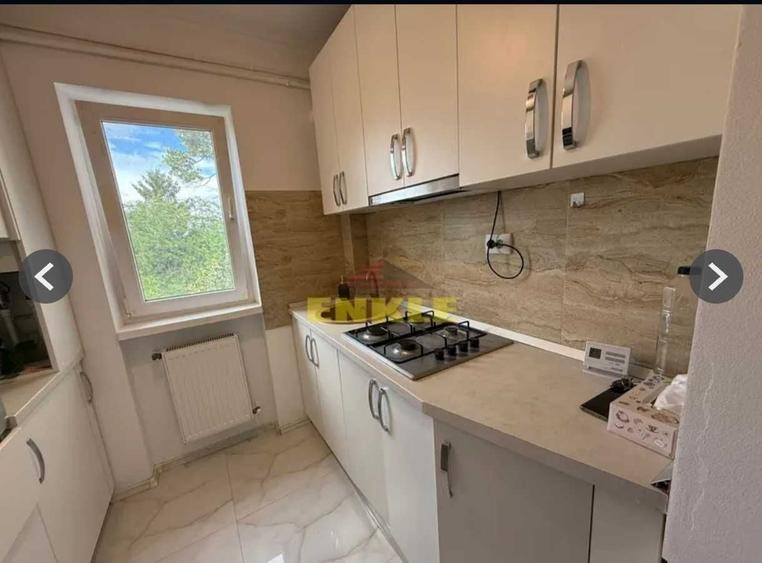 Apartament cu 3 camere semidecomandat în Central