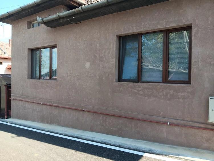 Casă cu 3 camere cu Teren 4 Mp în Central