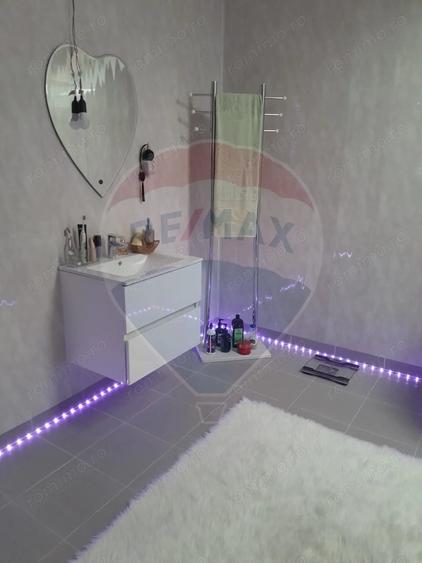 Casă cu 4 camere cu Teren 2500 Mp în Oeștii Pământeni