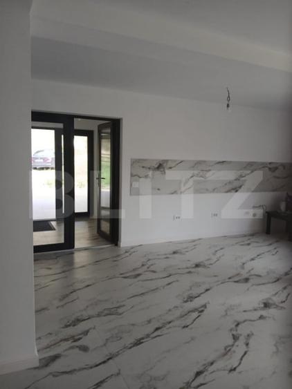 Casă cu 5 camere cu Teren 1675 Mp în Mănăstirea Humorului