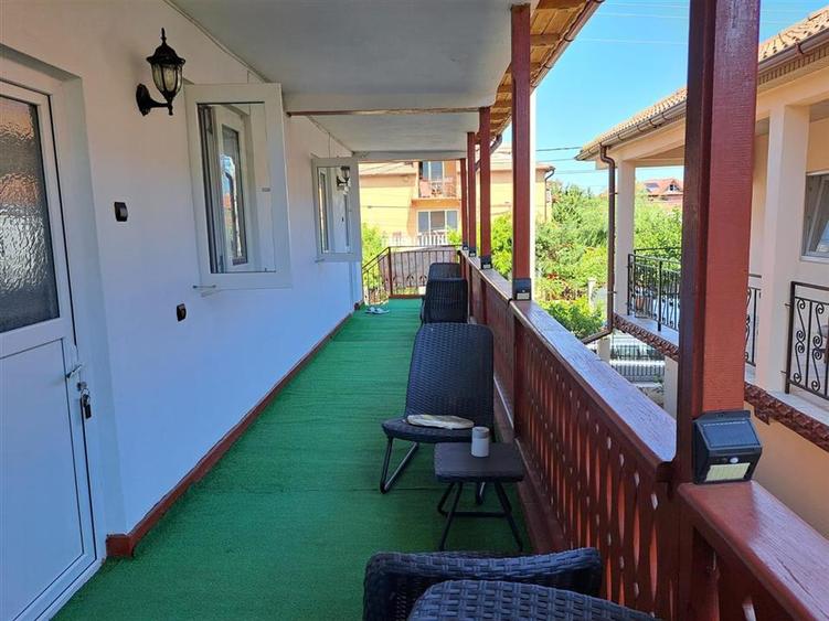 Casă individuală cu 6 camere cu Canalizare în Sud