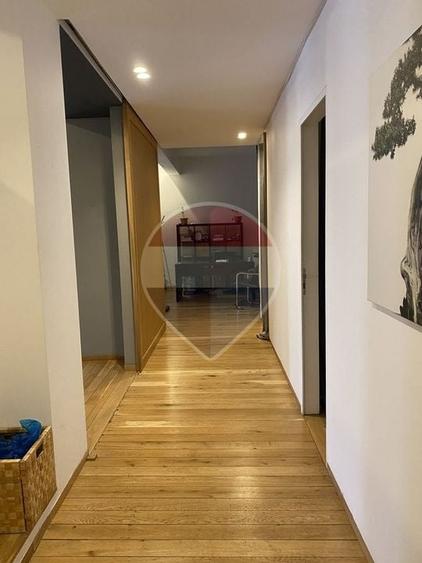 Apartament cu 4 camere decomandat, mobilat în Dacia