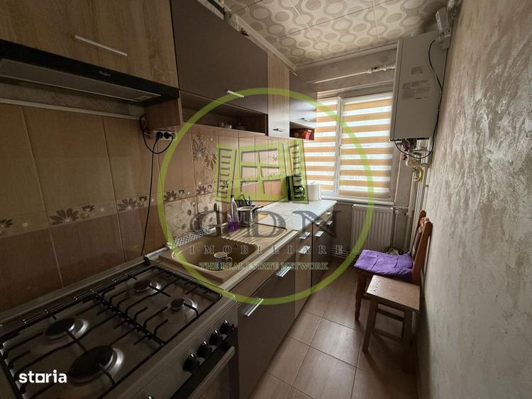 Apartament cu 2 camere semidecomandat, mobilat în Craiovița Nouă