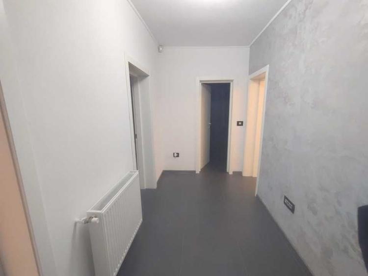 Casă cu 4 camere cu Teren 400 Mp în Central