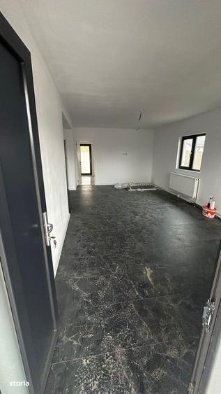 Casă cu 2 camere cu Teren 370 Mp în Ișalnița