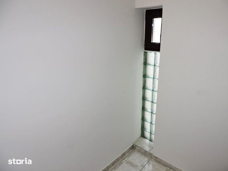 10 camere in vila , loc de parcare ,in zona strazii Observator - 11