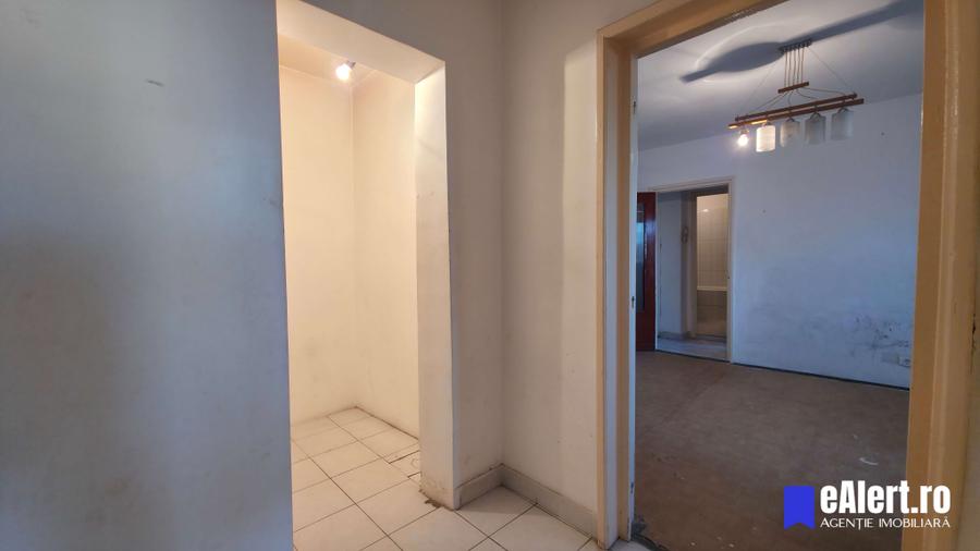 Apartament cu 4 camere în Rahova