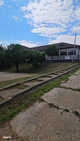 Spațiu comercial, de 1,300 mp, în Bărăbanț