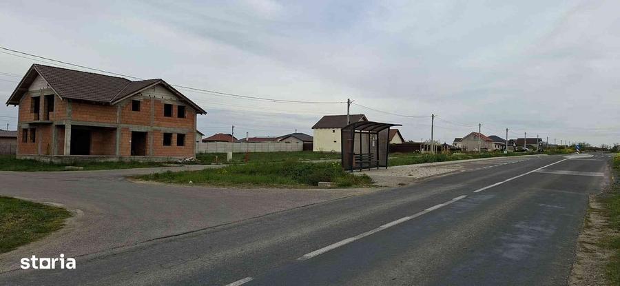 Casă cu 6 camere cu Teren 500 Mp în Frumușeni