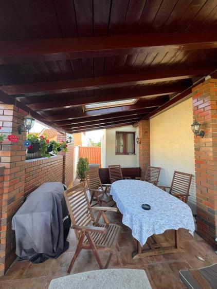 Casă cu 4 camere în Central