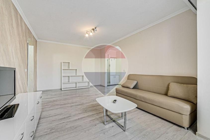 Apartament cu 2 camere semidecomandat, mobilat în Ultracentral