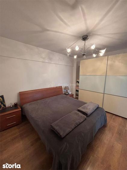Apartament cu 4 camere decomandat în Port