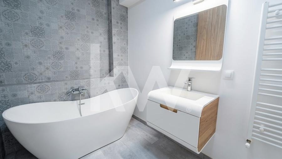 Apartament cu 4 camere decomandat, mobilat în Tractorul