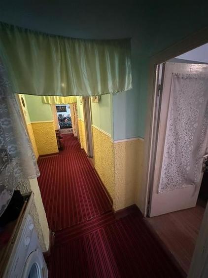 Apartament cu 4 camere decomandat în Central