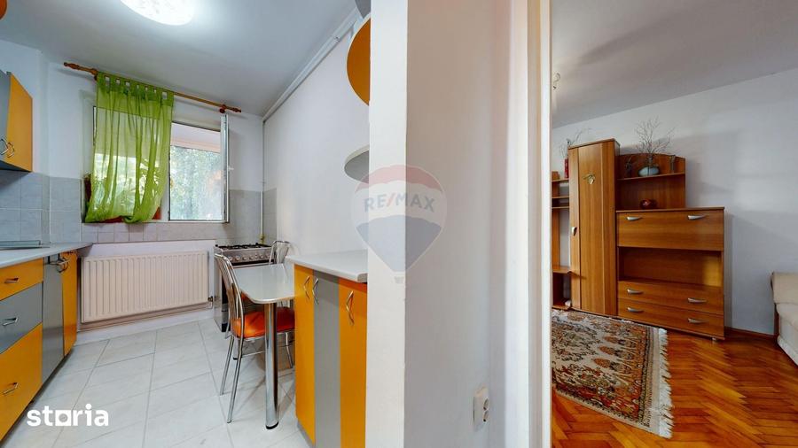 Apartament cu 2 camere decomandat în Florilor
