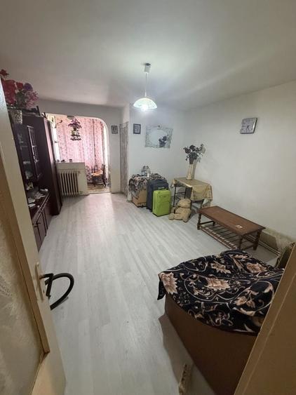 Garsonieră decomandată în Exterior Vest