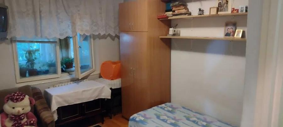 Apartament cu 3 camere decomandat, mobilat în Cug