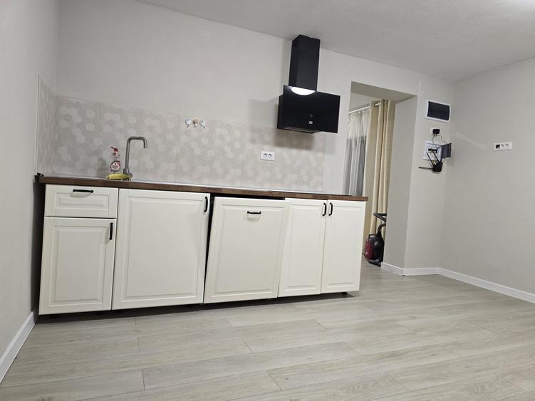 Casă cu 3 camere cu Teren 75 Mp în Valea