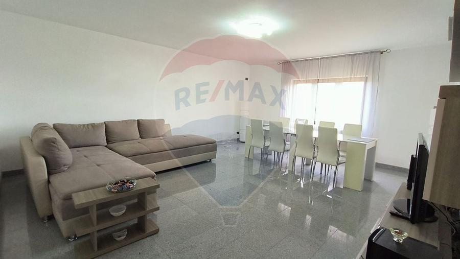 Casă individuală cu 4 camere cu Teren 4151 Mp în Sud