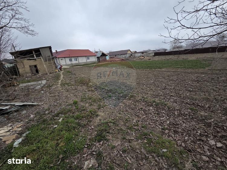 Casă cu 3 camere cu Teren 1000 Mp în Țifești